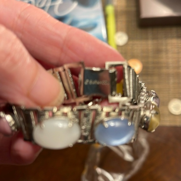 🌹VINTAGE SARAH COV BRACELET - Picture 2 of 3